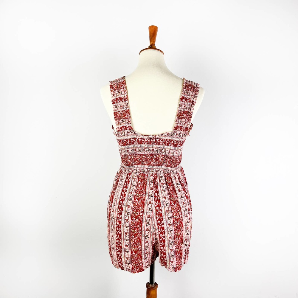 American Eagle pink ditsy floral smocked romper Size Medium - Picture 2 of 6